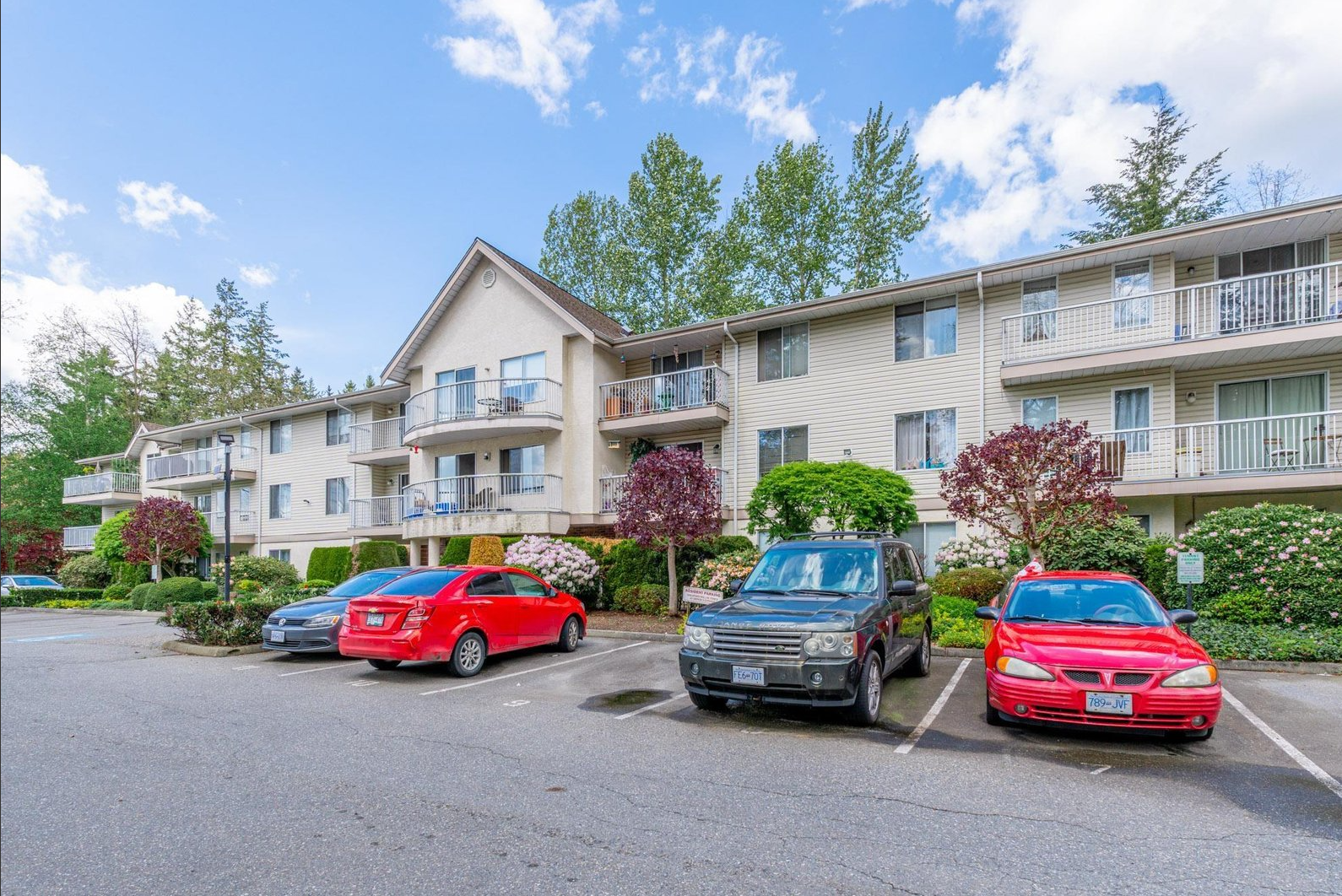 Mckenzie Place photo 4