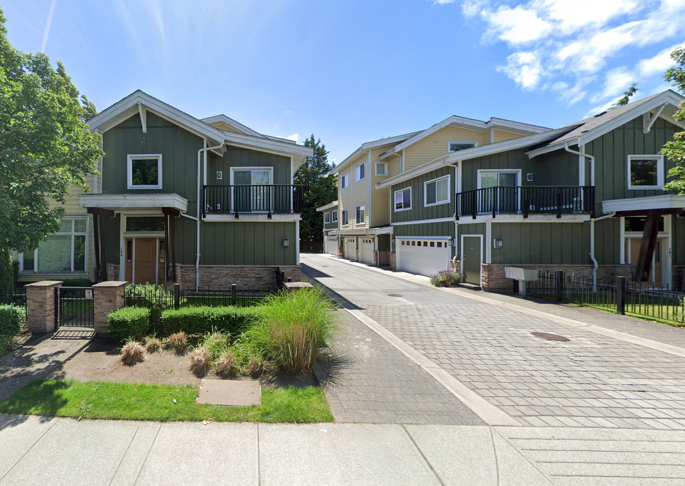 Photo 2 Yew Townhomes photo 2