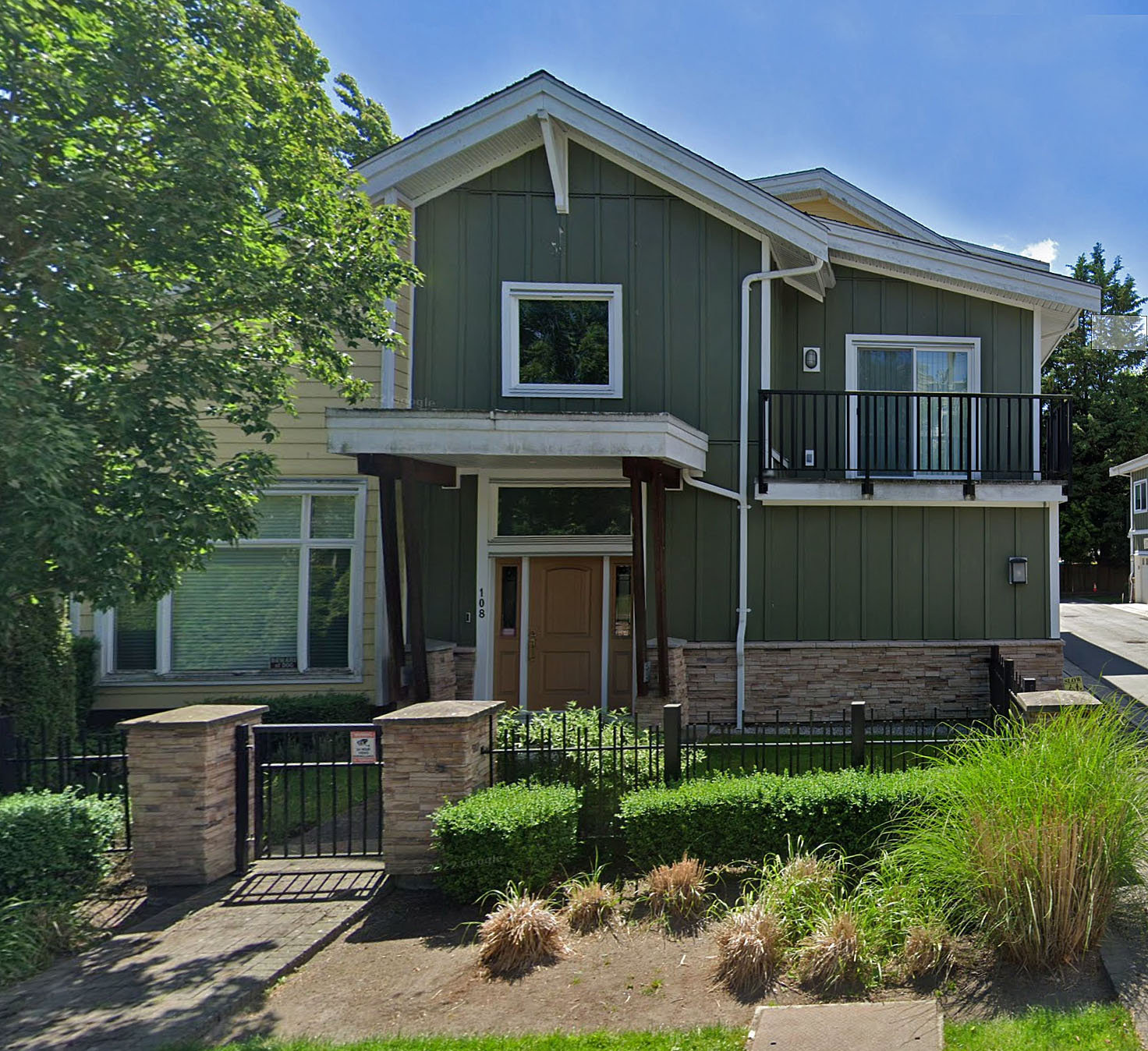 Photo 4 Yew Townhomes photo 4