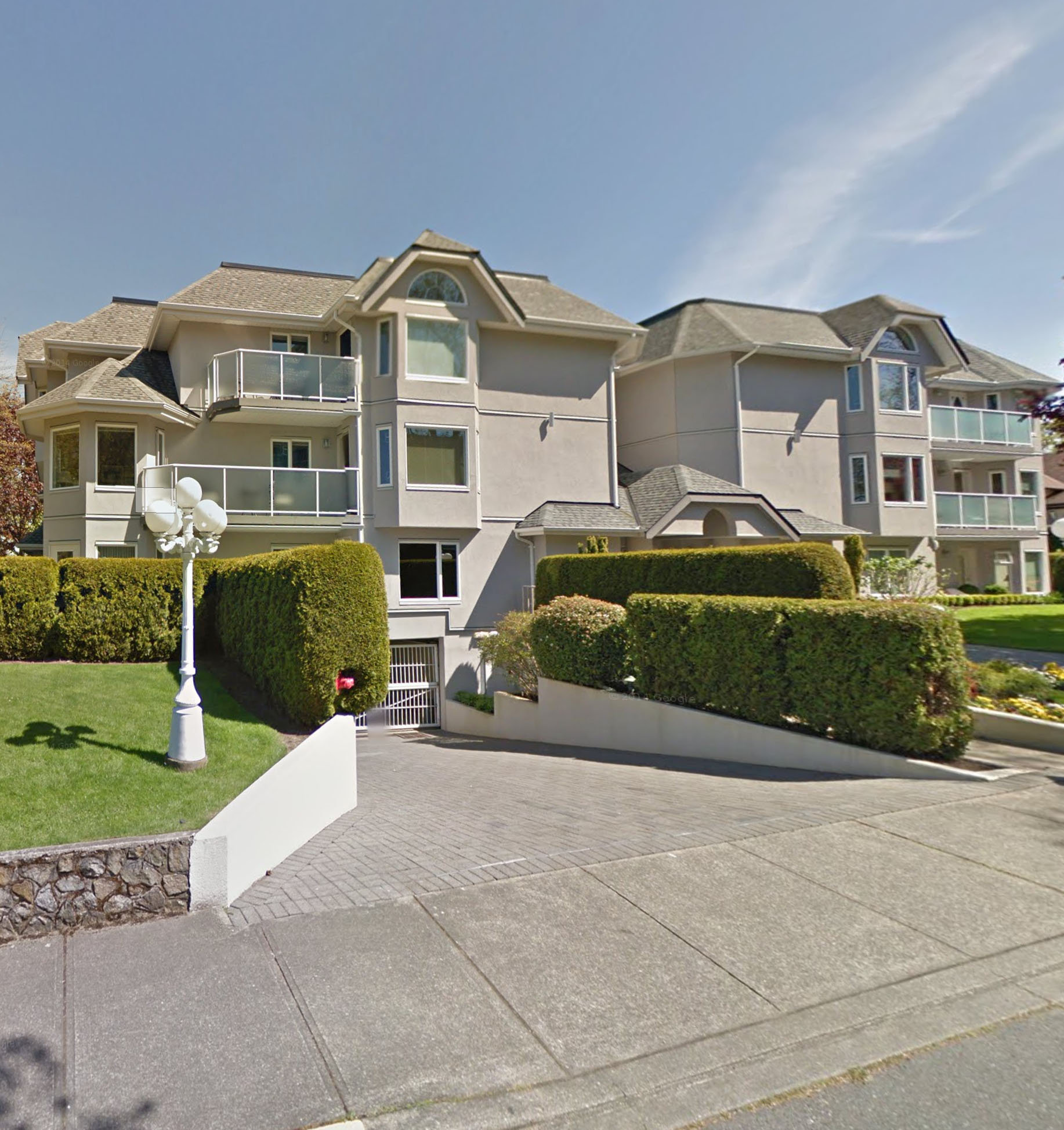 Yale House photo 4