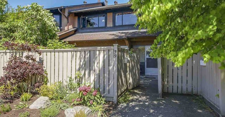 Edgemere Gardens photo 2