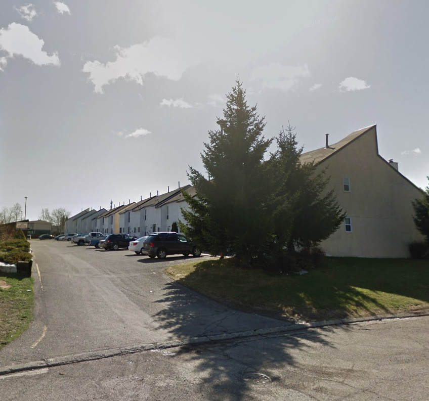 Photo 5 — click to view Tabor Estates photo 5