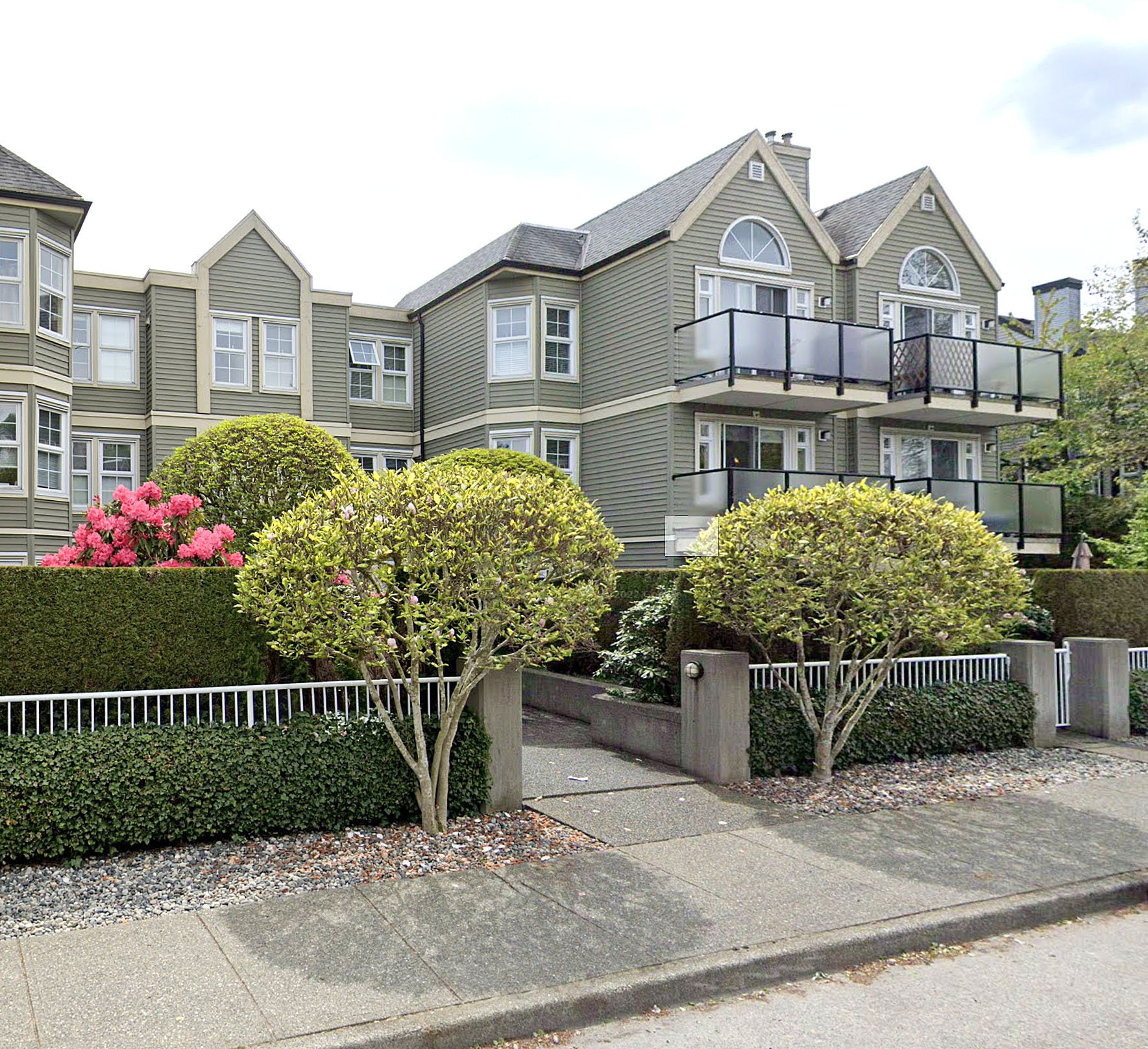 Photo 2 Woodford Place photo 2