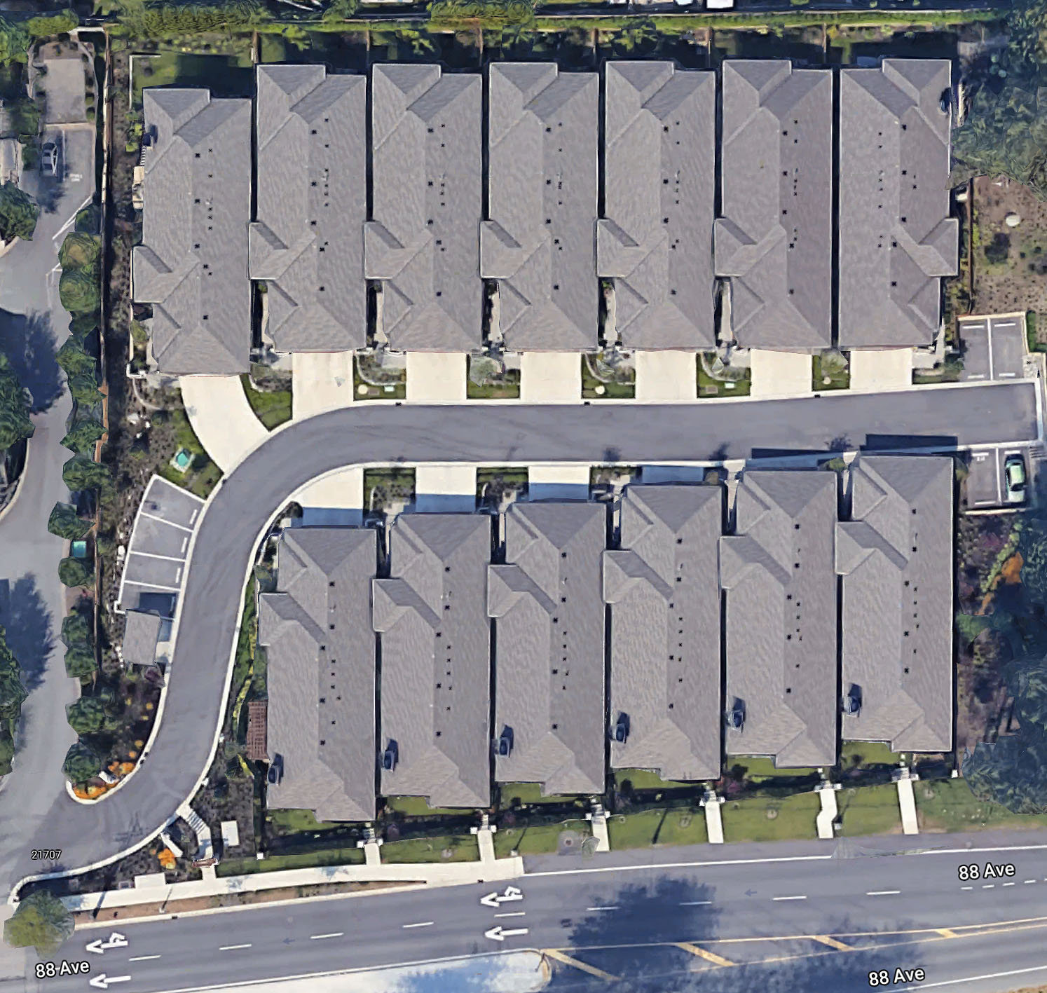 Photo 4 — click to view Woodcroft photo 4
