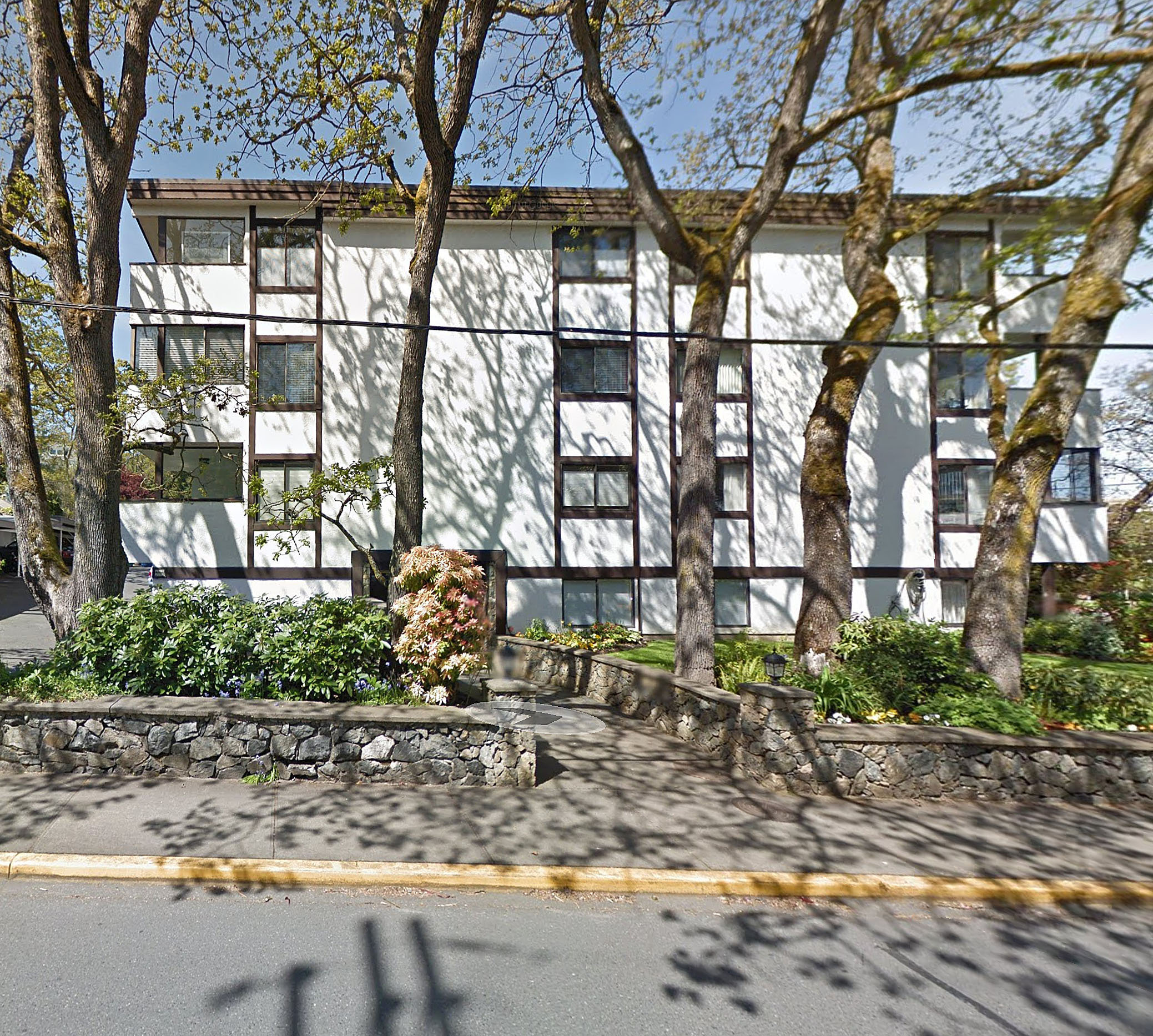 Photo 3 — click to view Winton House photo 3