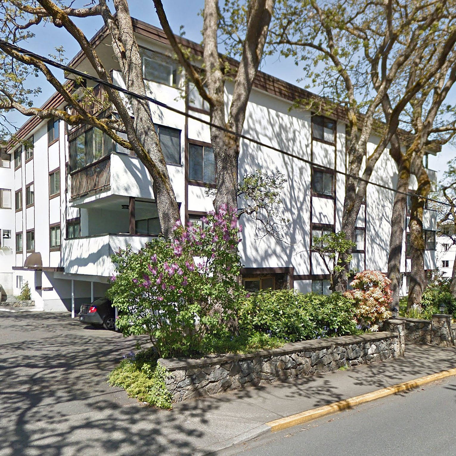 Photo 4 — click to view Winton House photo 4