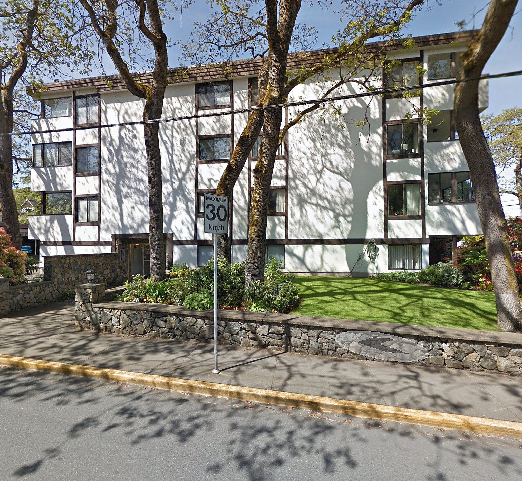 Photo 5 — click to view Winton House photo 5