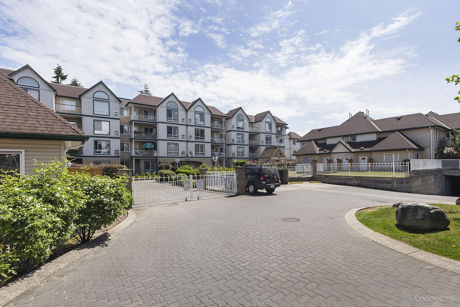 Melrose Court photo 5