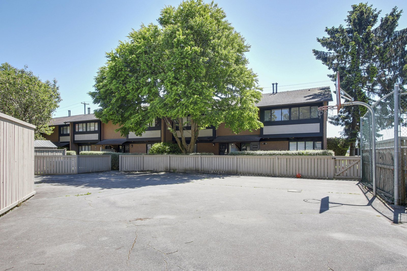 Edgemere Gardens photo 3