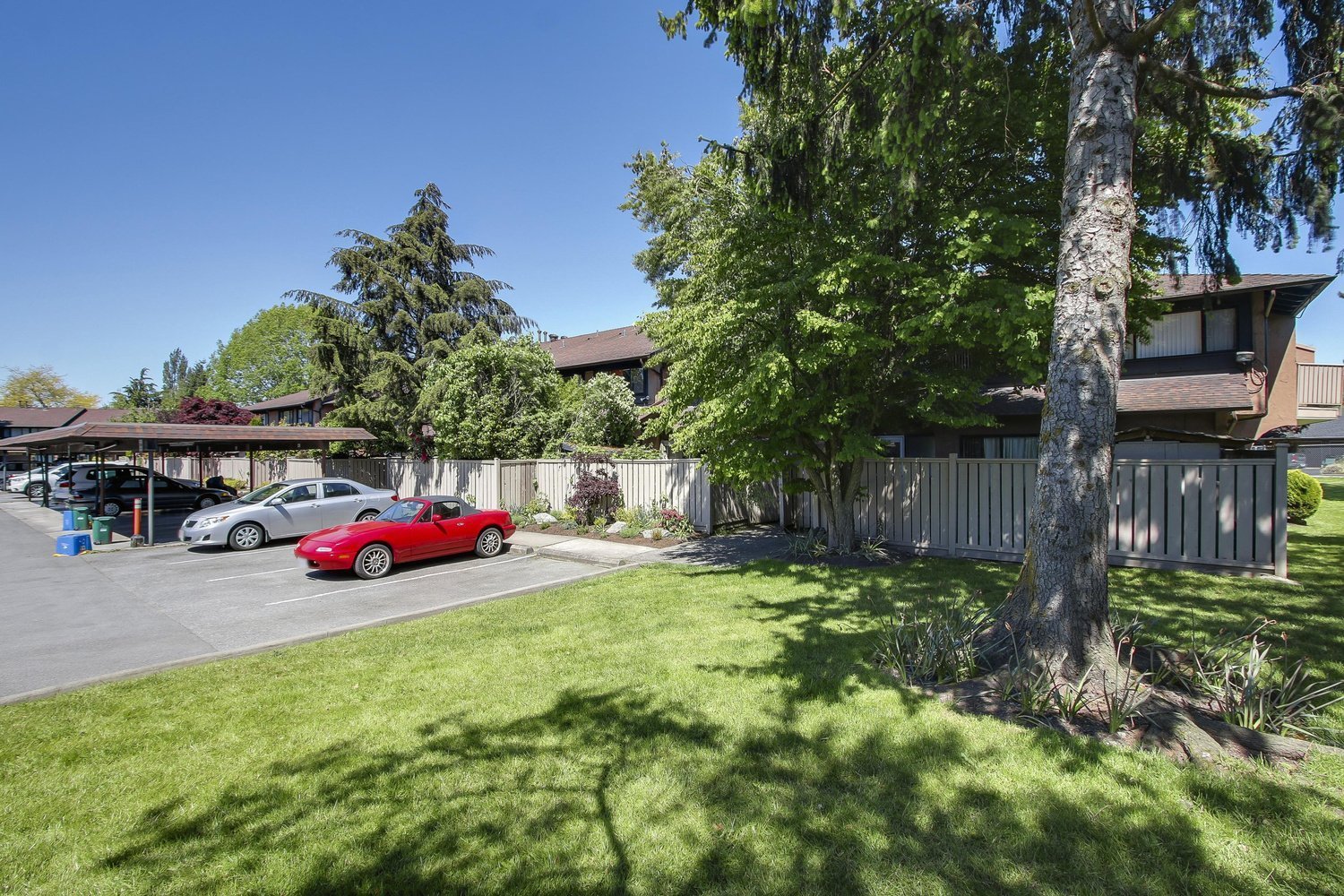 Edgemere Gardens photo 5