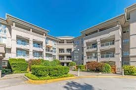 Photo 3 — click to view Parkview Court photo 3