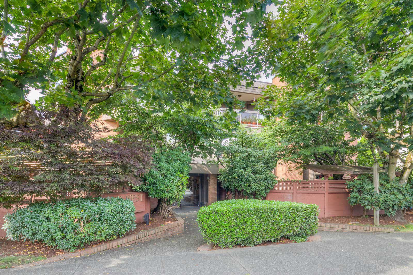 Photo 6 — click to view Oak West photo 6