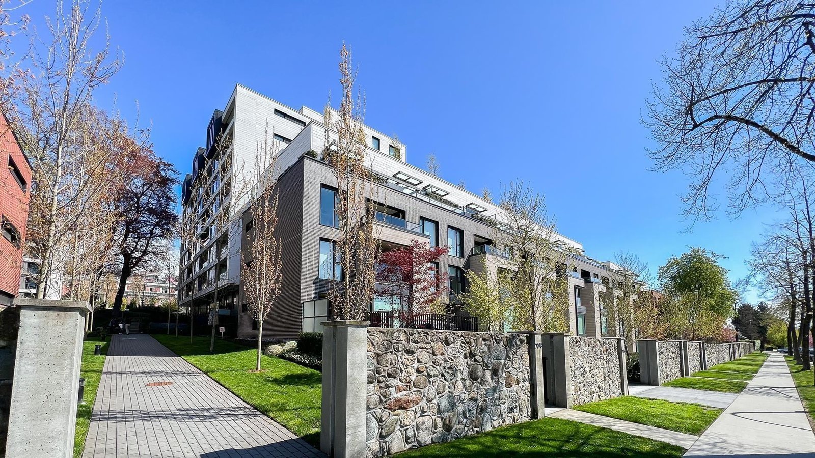 Shannon Wall Centre Kerrisdale - Adera House photo 28