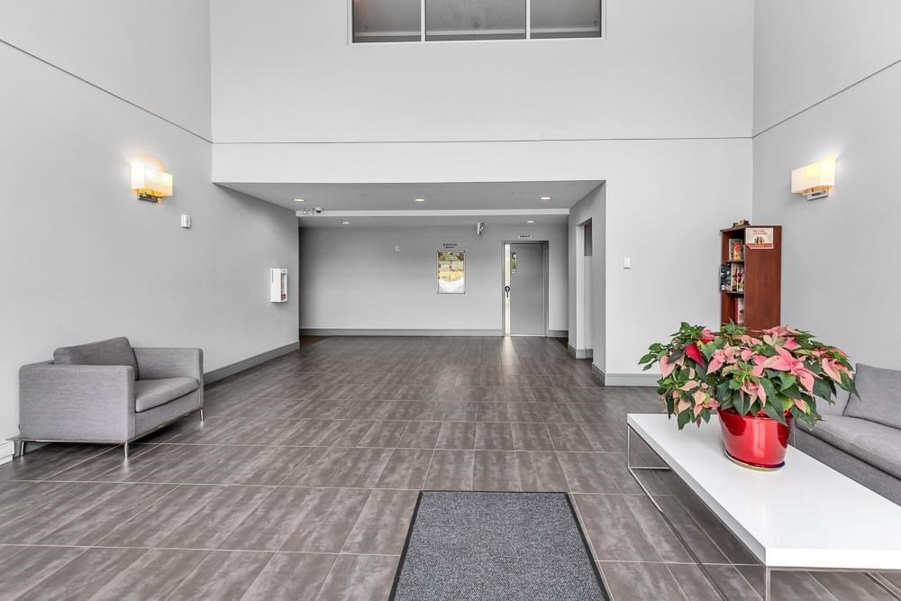 The Heights Condos By Lakewood photo 8