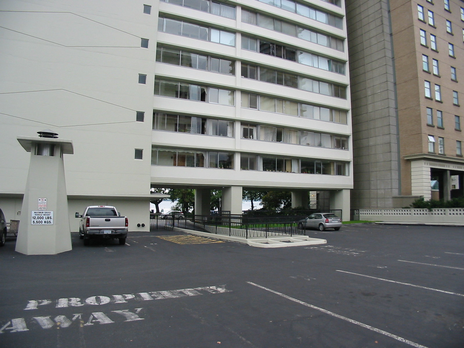 Photo 9 Ocean Towers photo 9