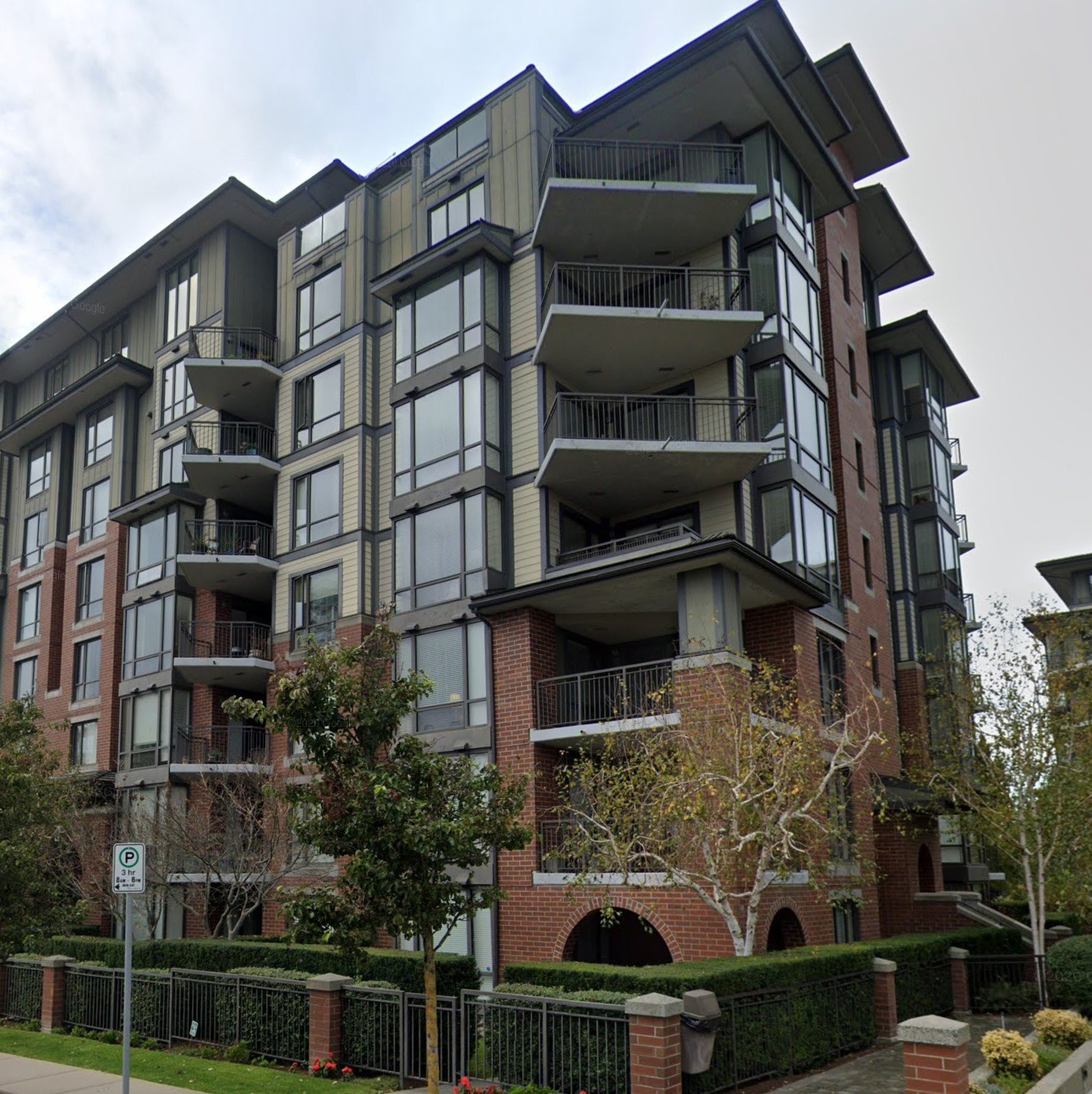 Photo 7 — click to view Sussex House photo 7