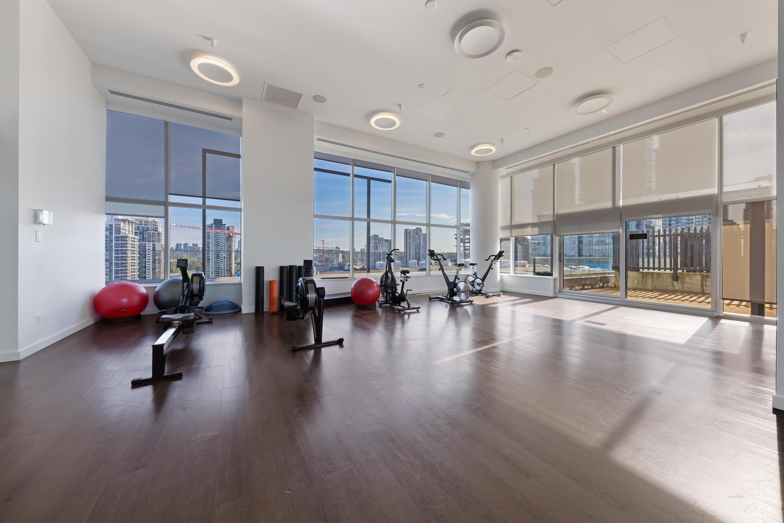 Photo 15 — click to view The Amazing Brentwood - Tower 3 photo 15