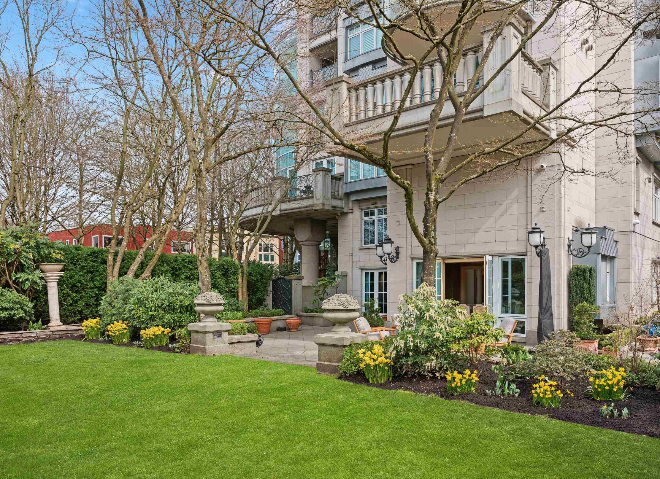 The Kingswood - Shaughnessy photo 2
