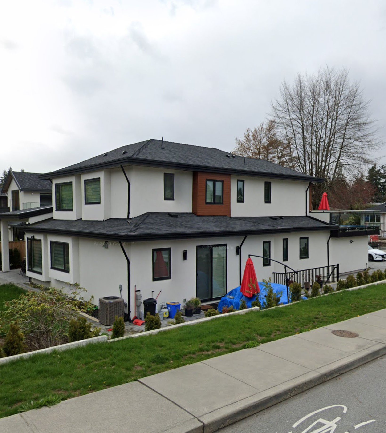 3560 Highland photo 3