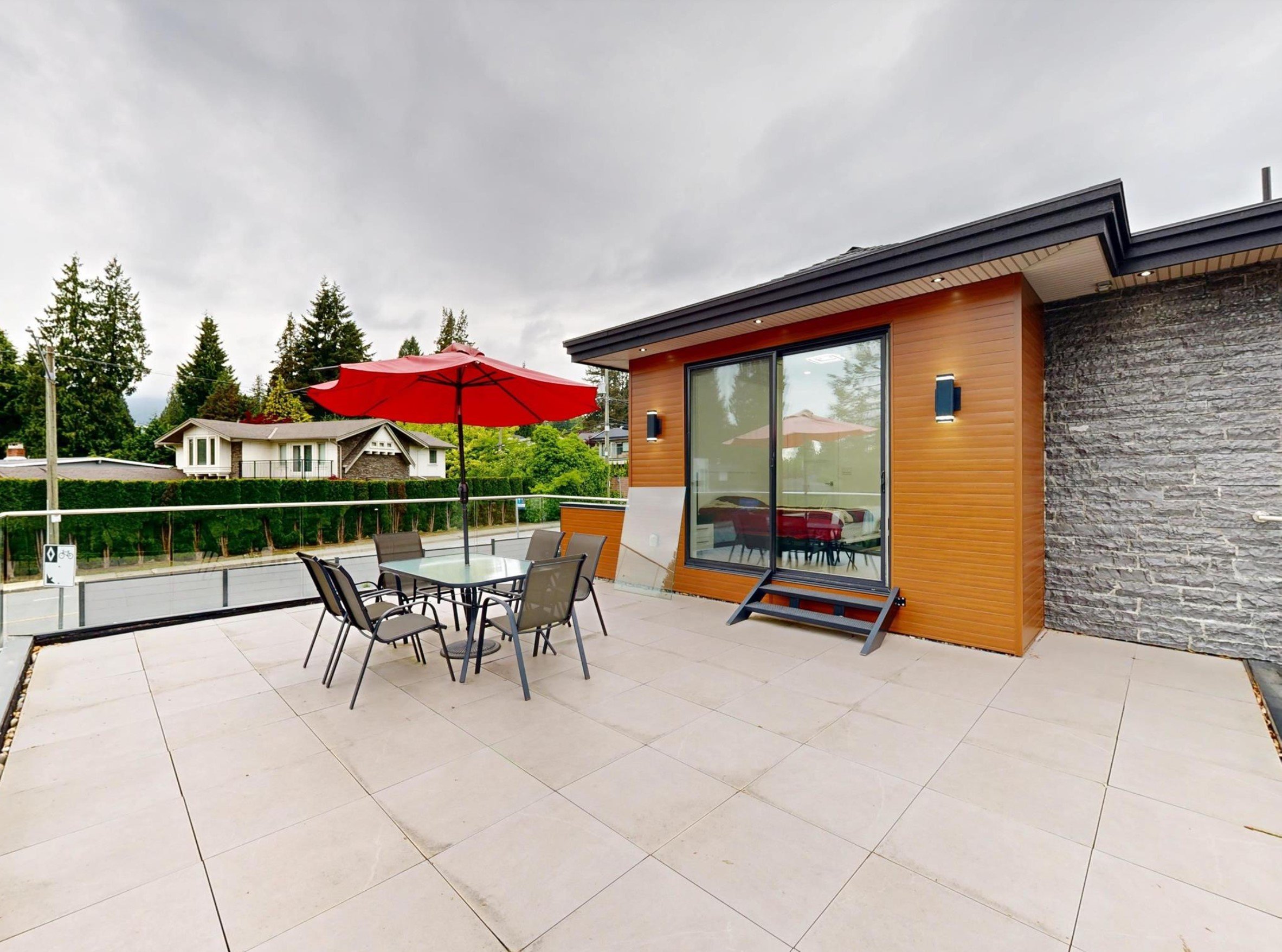 3560 Highland photo 6