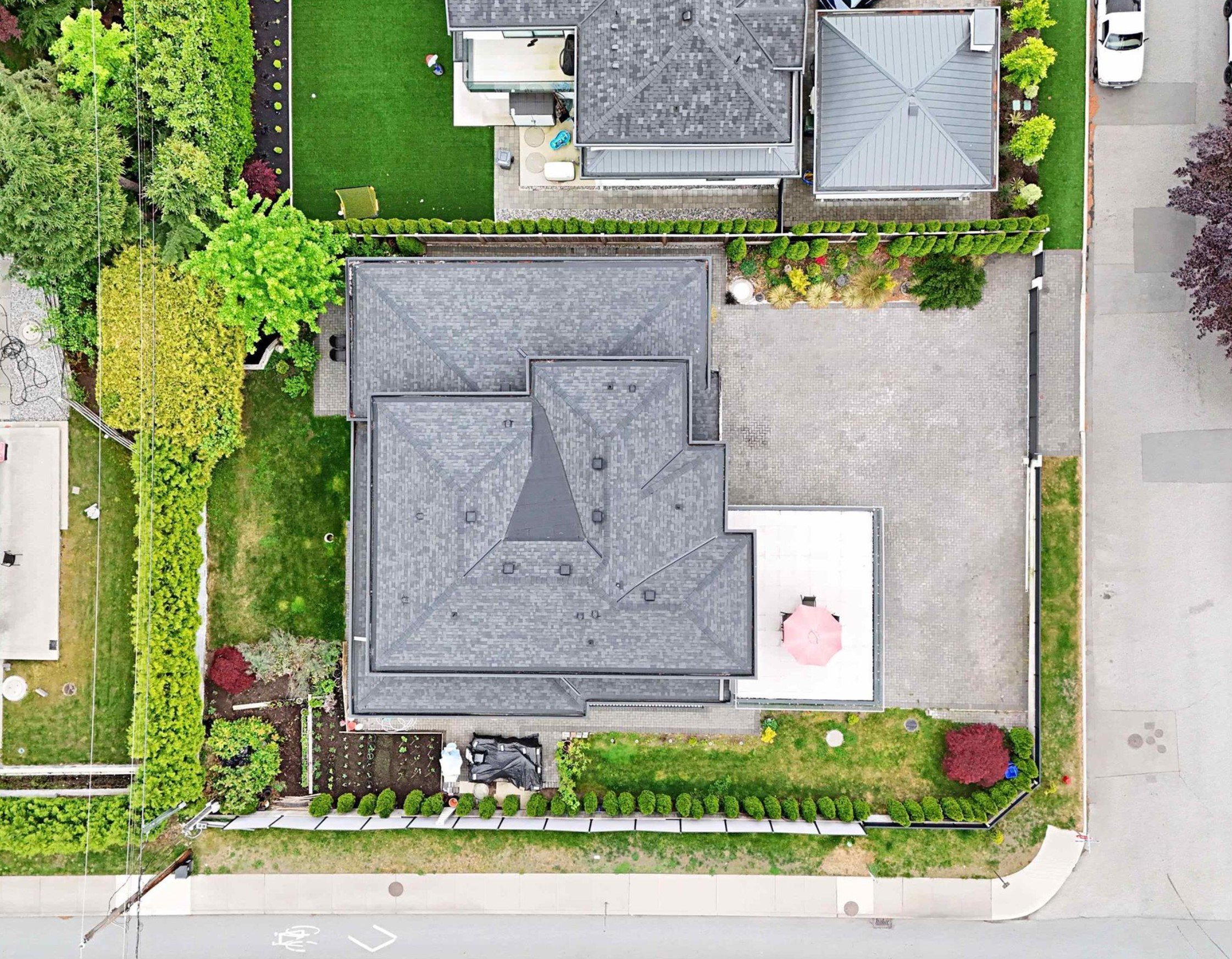 3560 Highland photo 8