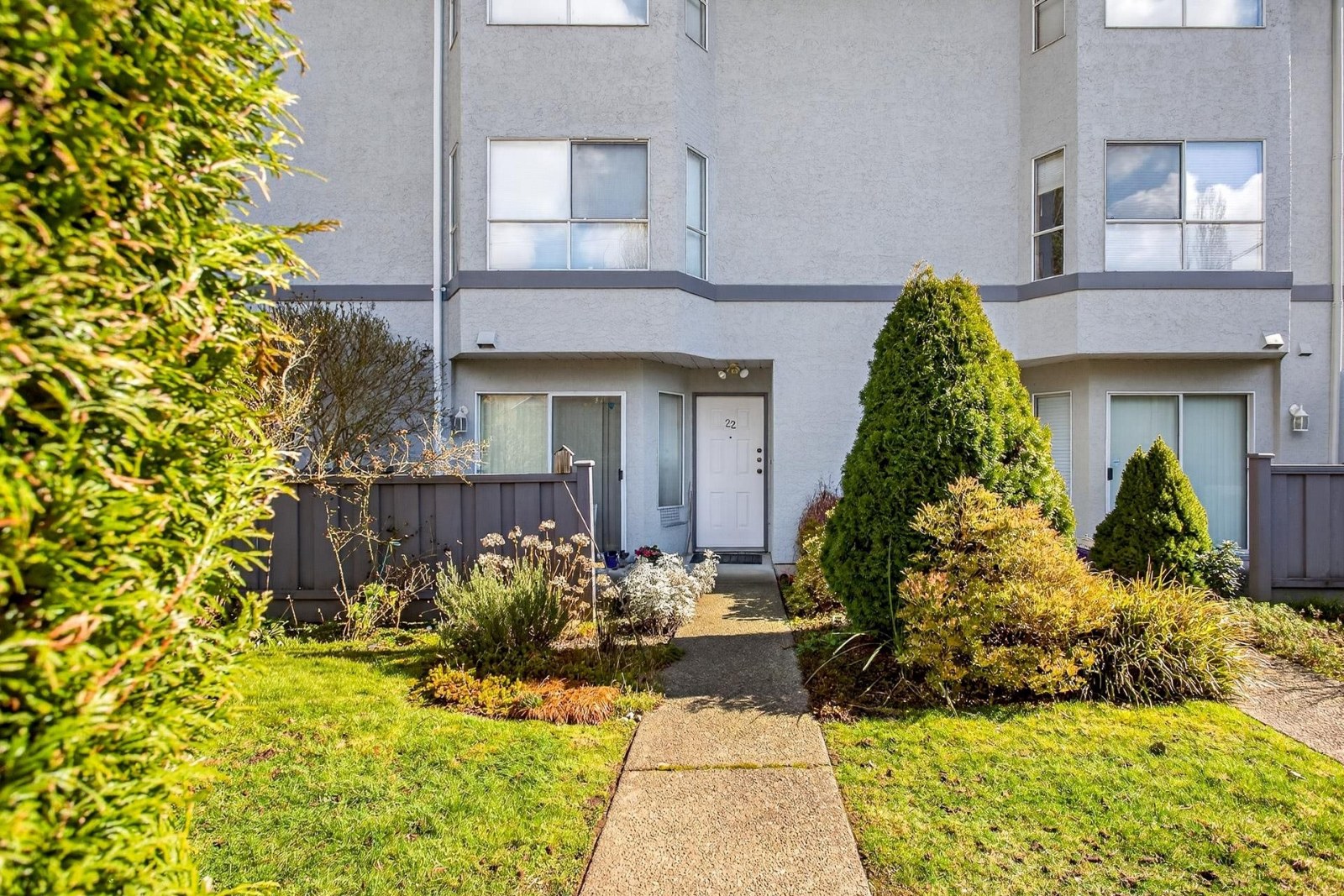 Laurier Mews
